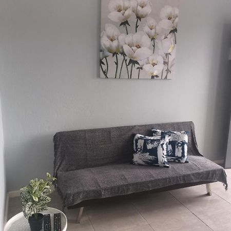 Tj Self-Catering Apartment Graaff Reinet Bagian luar foto