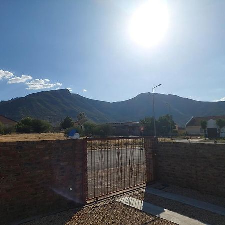 Tj Self-Catering Apartment Graaff Reinet Ruang foto
