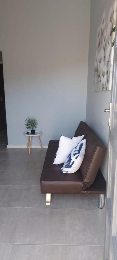 Tj Self-Catering Apartment Graaff Reinet Bagian luar foto