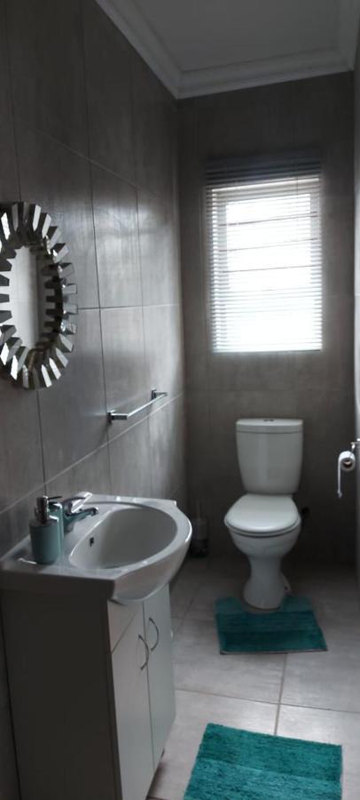 Tj Self-Catering Apartment Graaff Reinet Bagian luar foto