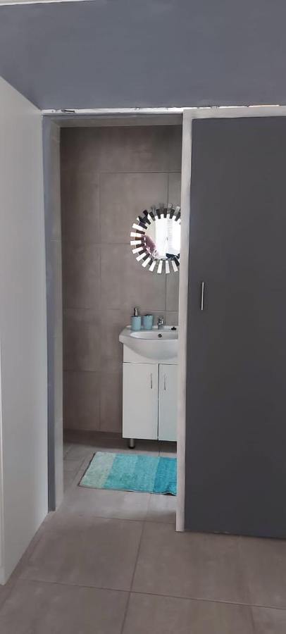 Tj Self-Catering Apartment Graaff Reinet Bagian luar foto