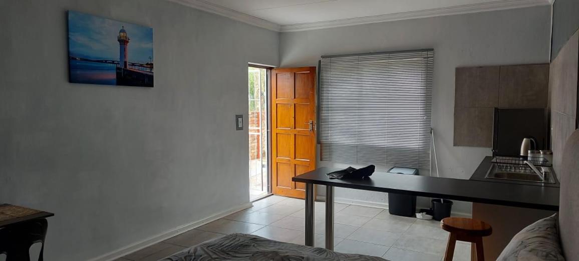 Tj Self-Catering Apartment Graaff Reinet Bagian luar foto