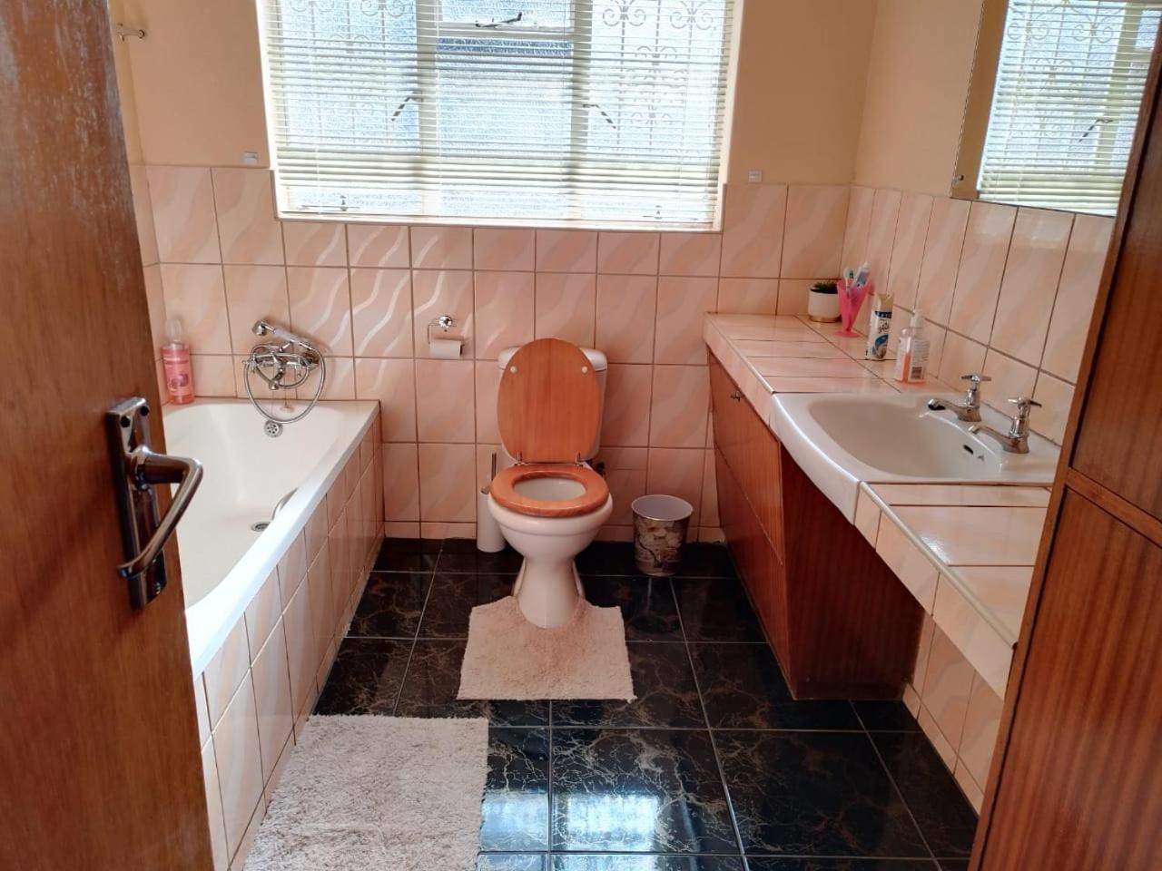 Tj Self-Catering Apartment Graaff Reinet Ruang foto