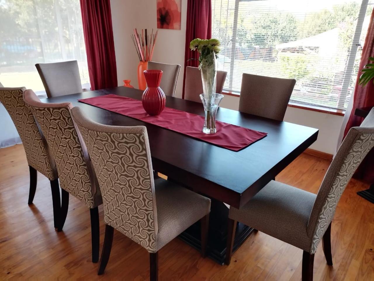 Tj Self-Catering Apartment Graaff Reinet Ruang foto