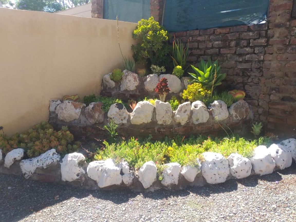 Tj Self-Catering Apartment Graaff Reinet Ruang foto