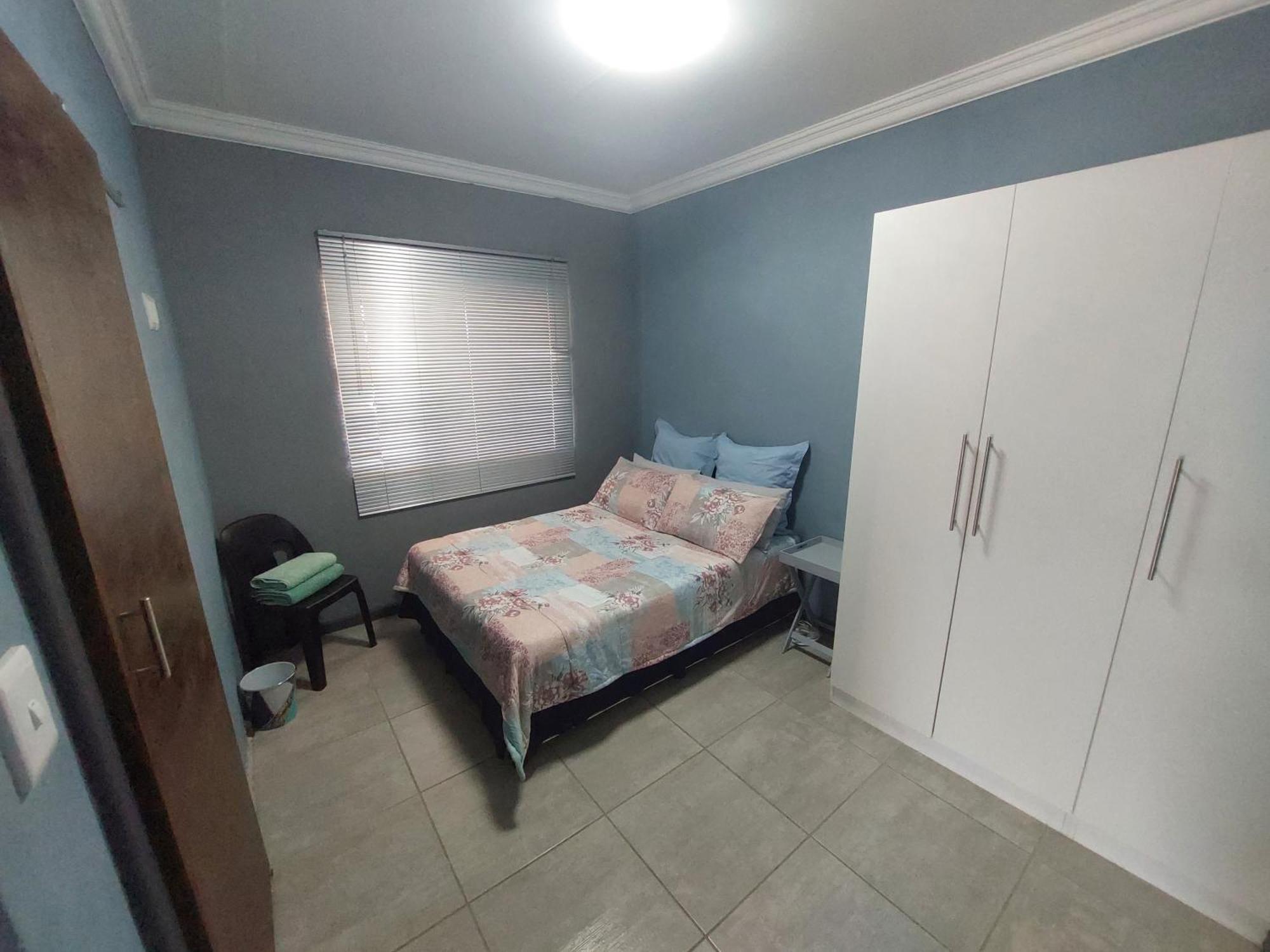 Tj Self-Catering Apartment Graaff Reinet Ruang foto