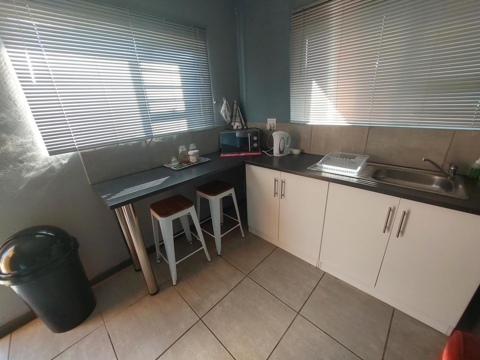 Tj Self-Catering Apartment Graaff Reinet Ruang foto